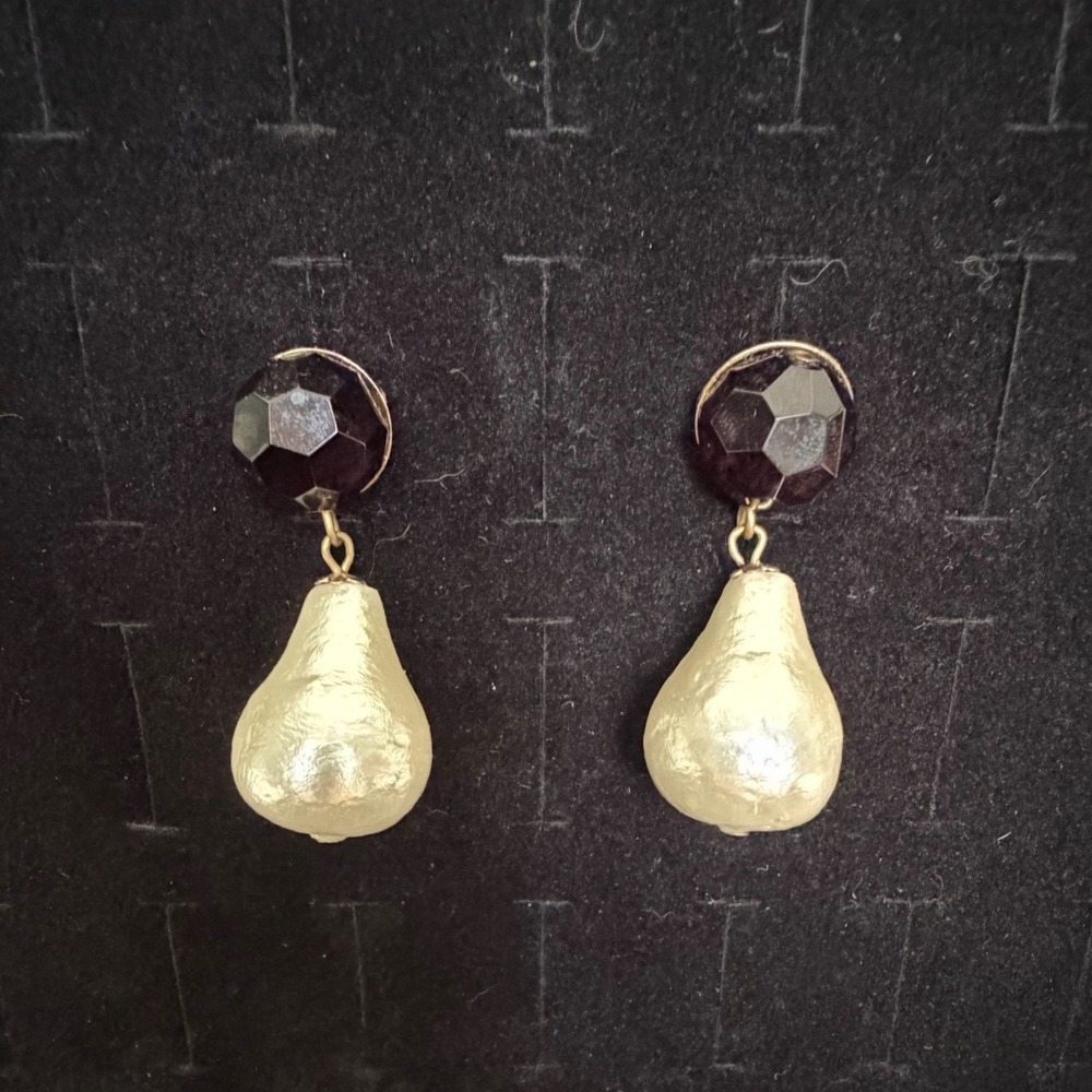 Vintage Black Faceted Bead Cream Baroque Faux Pearl Clip On Drop Earrings 1.5"